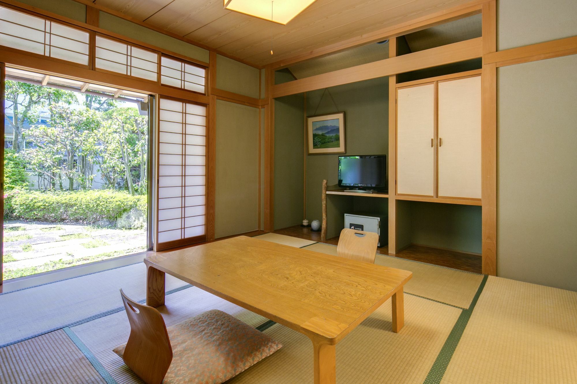 Yugawara-Onsen Manyoso Hotel Bagian luar foto