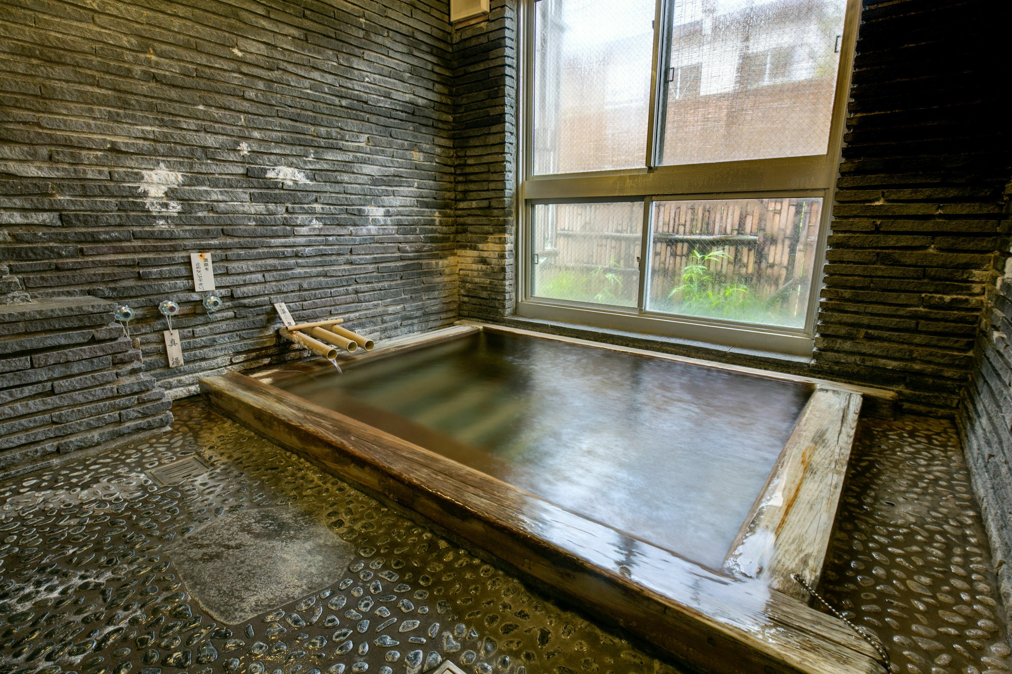 Yugawara-Onsen Manyoso Hotel Bagian luar foto